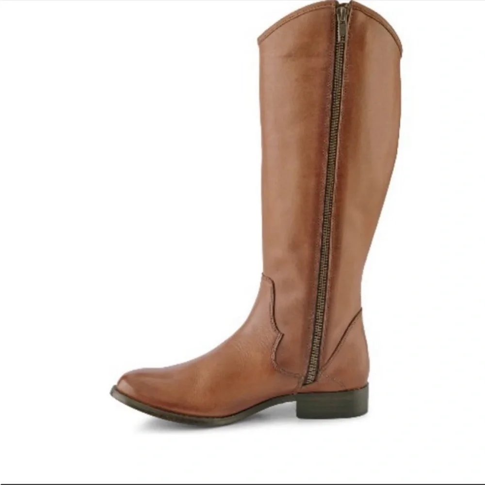 Frye Marissa Medallion Cognac Leather Riding Boot, new in box